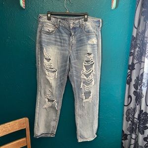 size 16 american eagle jeans. Never worn. no tags
